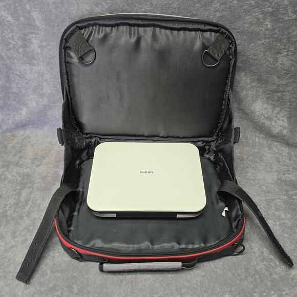 Philips 7" Portable DVD Player PD703 / 37 & Travelling Carrying Case - Picture 5 of 15